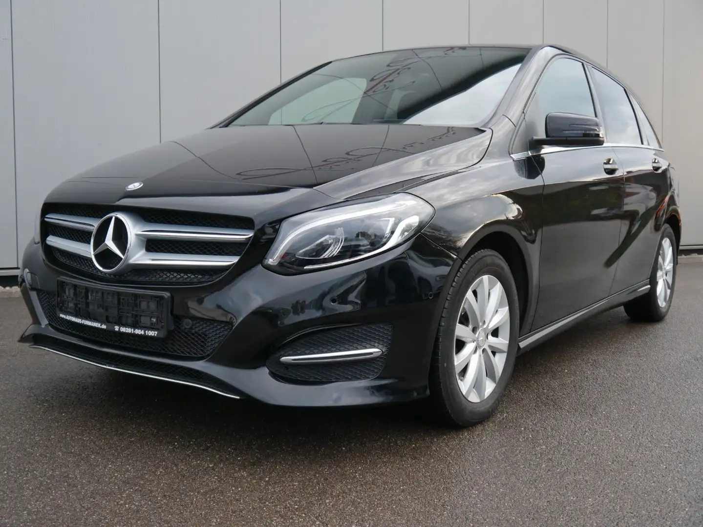 Mercedes-Benz B 180 Style NAVI/LED/PDC/AHK Schwarz - 1