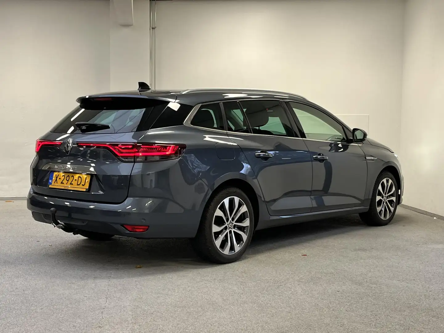 Renault Megane Estate 1.3 TCe 140 Techno | TREKHAAK | CARPLAY | C Grijs - 2
