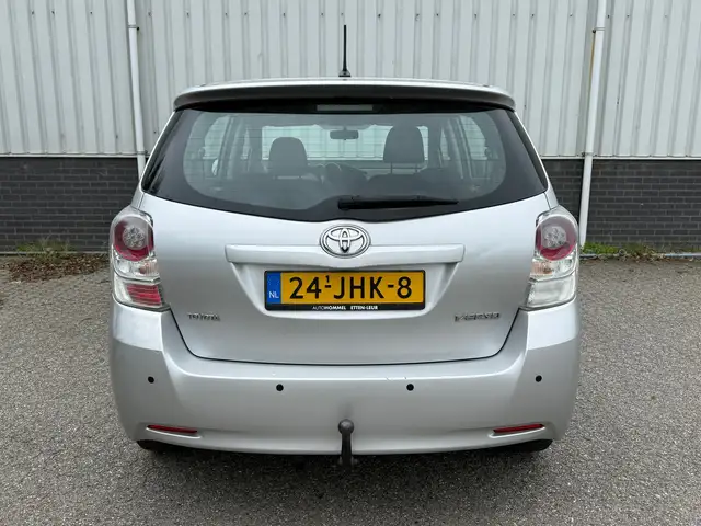 Toyota Verso view 11