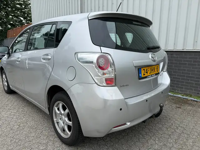 Toyota Verso view 6