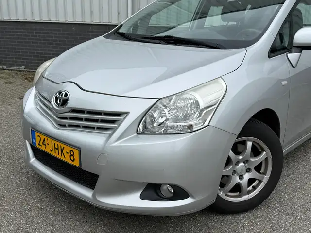 Toyota Verso view 2