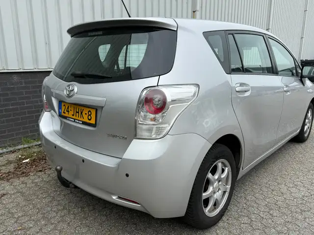 Toyota Verso view 8