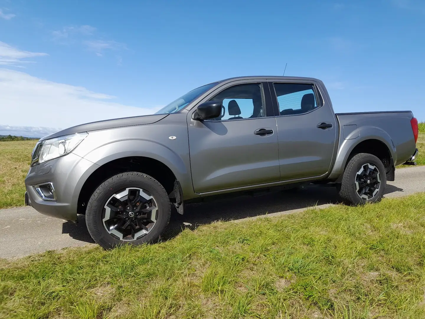 Nissan Navara Acenta Srebrny - 2