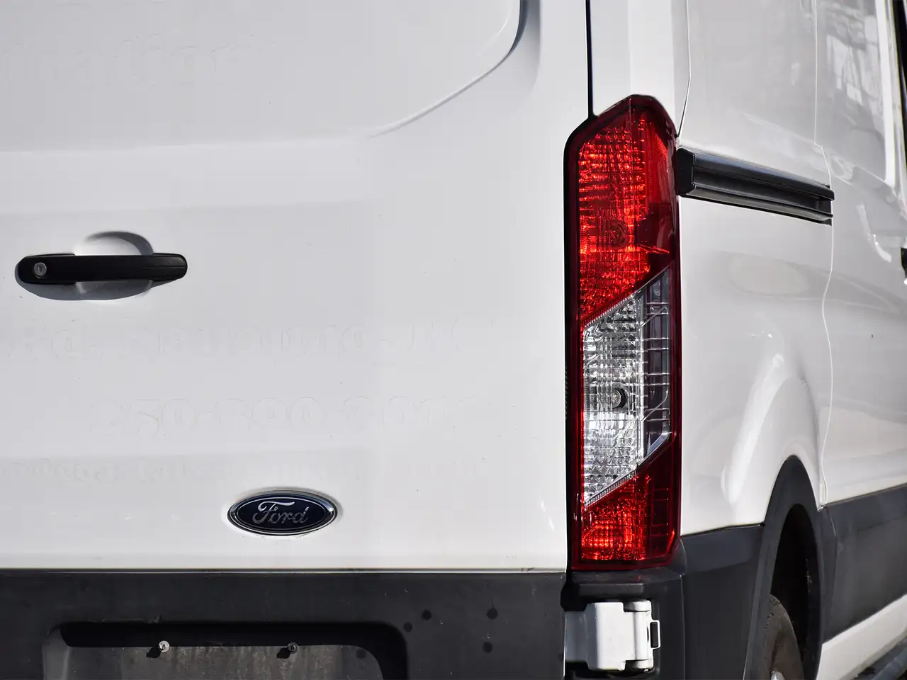 Ford Transit Cargo Van снимка Ford Transit Cargo Van
