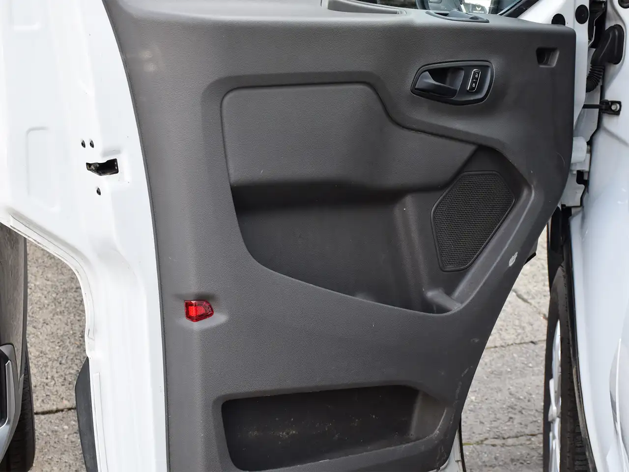 Ford Transit Cargo Van снимка Ford Transit Cargo Van