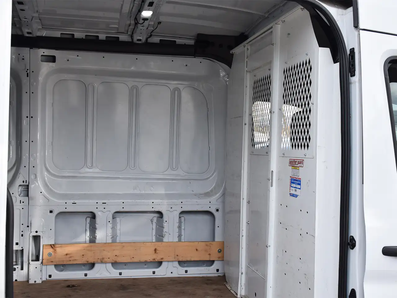 Ford Transit Cargo Van снимка Ford Transit Cargo Van