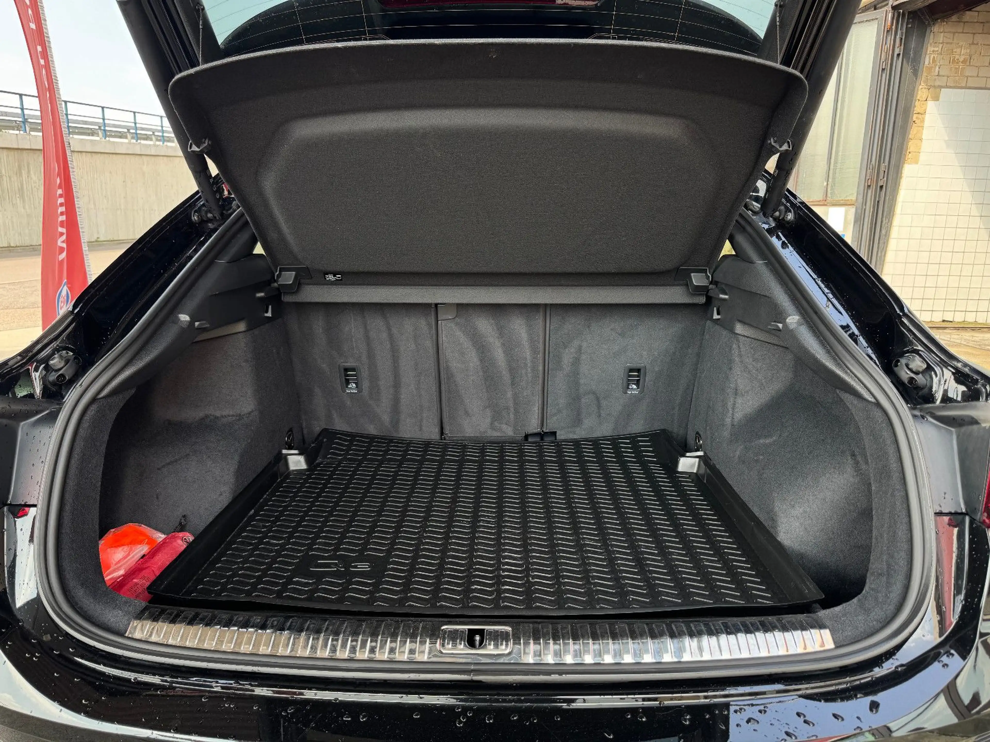 Audi Q3 SB 35 TFSI S line Black Mtrx Pan Nav ACC 20" — photo 10