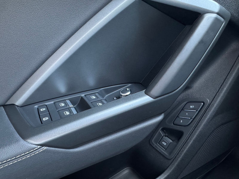 Audi Q3 SB 35 TFSI S line Black Mtrx Pan Nav ACC 20" — photo 12