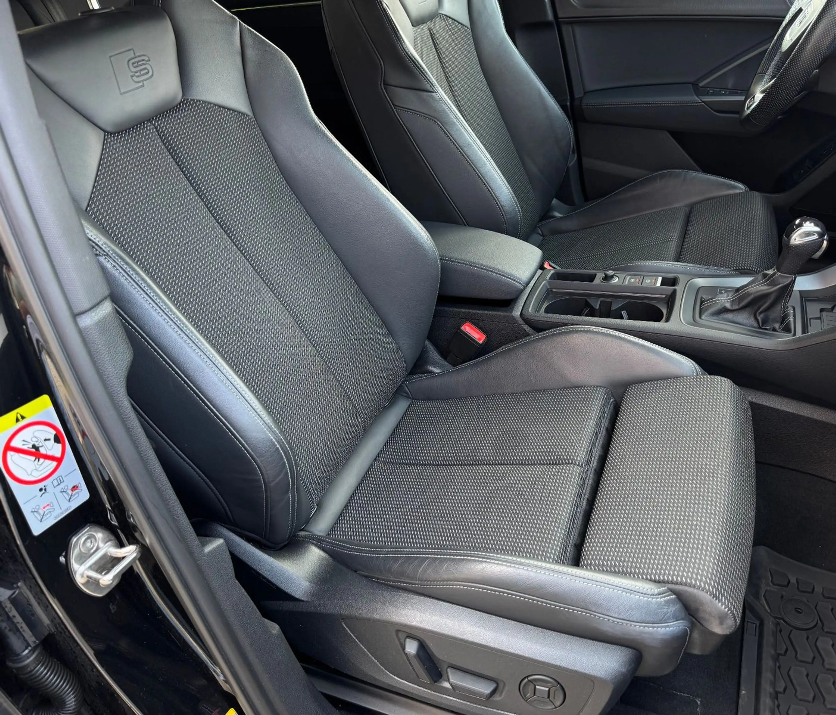 Audi Q3 SB 35 TFSI S line Black Mtrx Pan Nav ACC 20" — photo 6