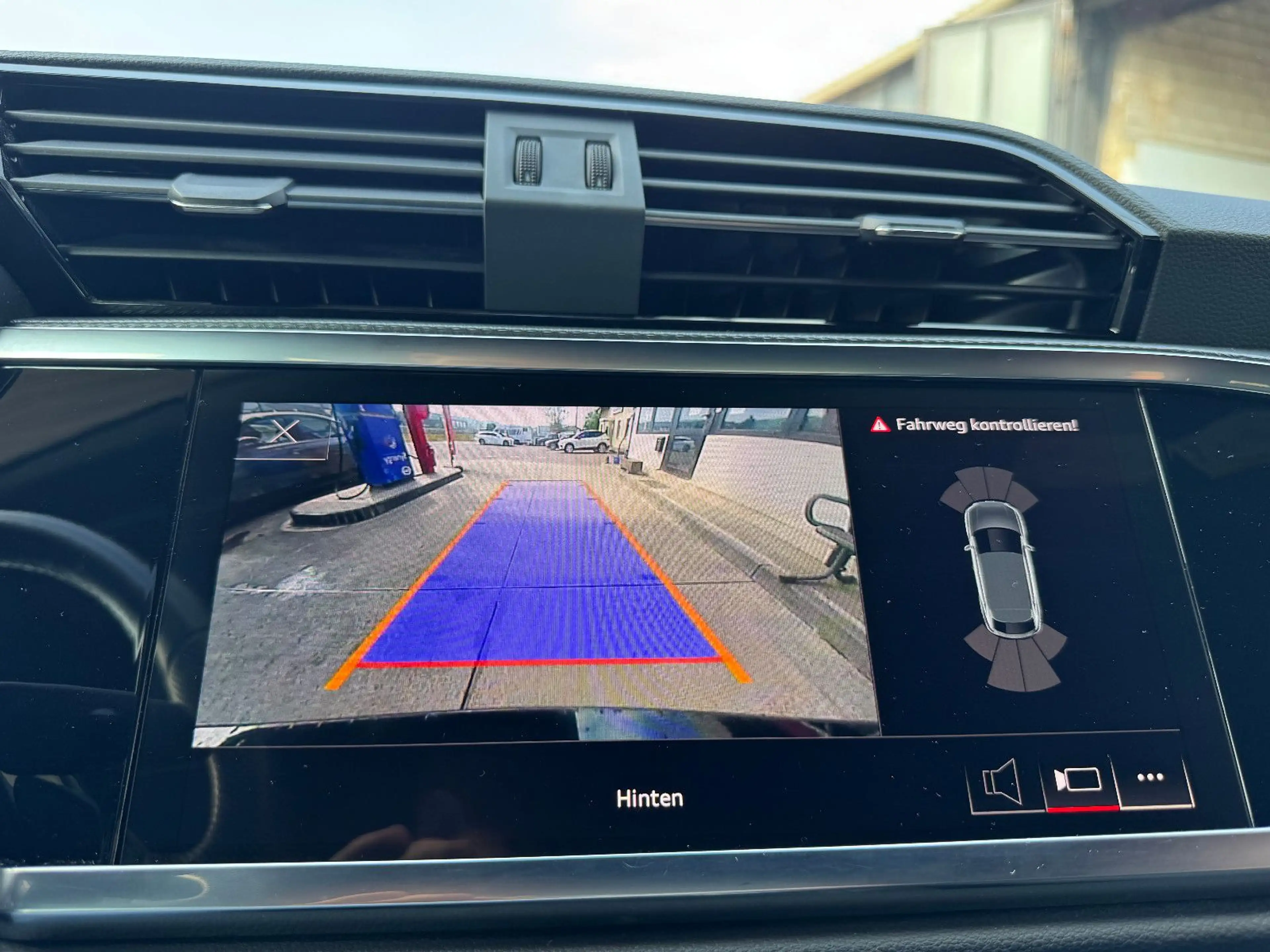 Audi Q3 SB 35 TFSI S line Black Mtrx Pan Nav ACC 20" — photo 14
