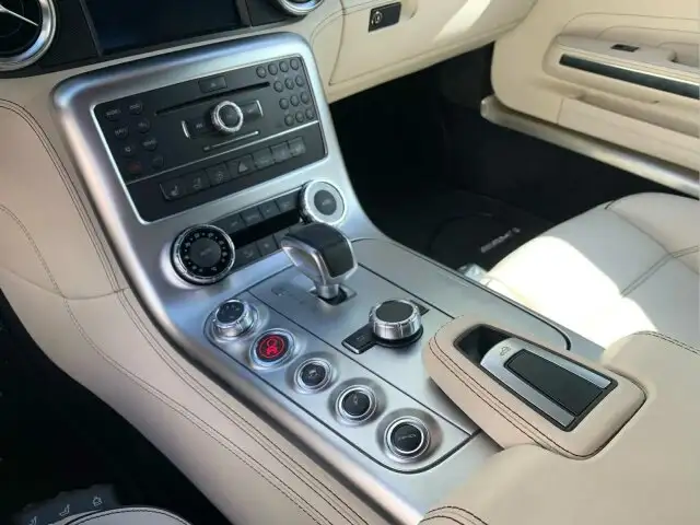 Mercedes-Benz SLS SLS AMG Roadster Comand / AMG-Matt-Sonderlack. Ansicht 10