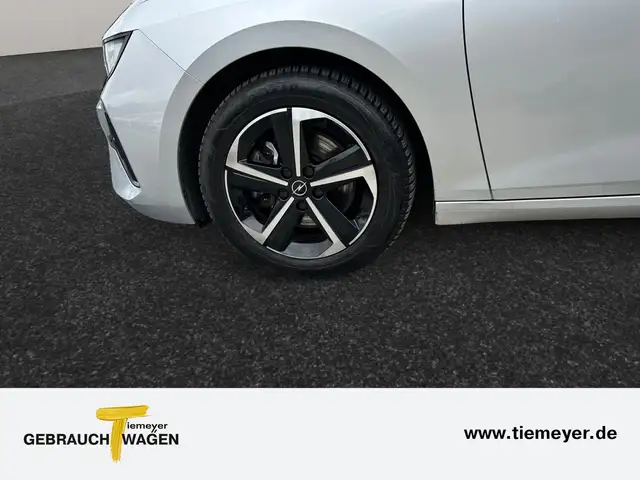 Opel Astra view 9