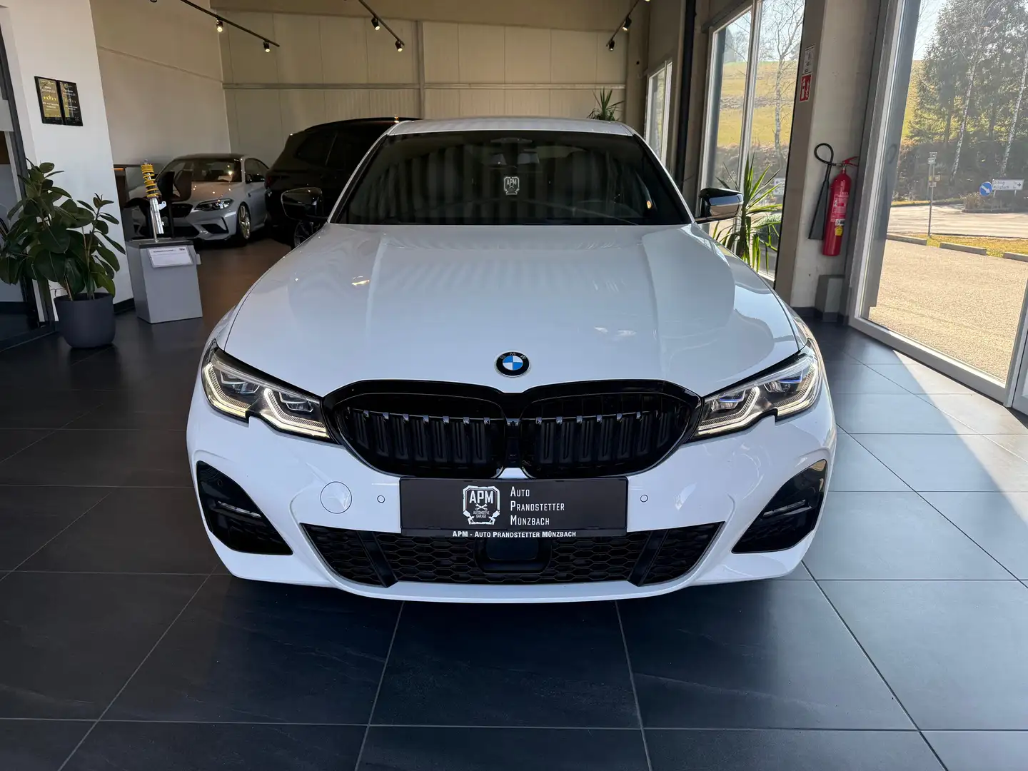 BMW 320 320 d xDrive M Sport*Laser*HarmanKardon*ACC*Memory Weiß - 2