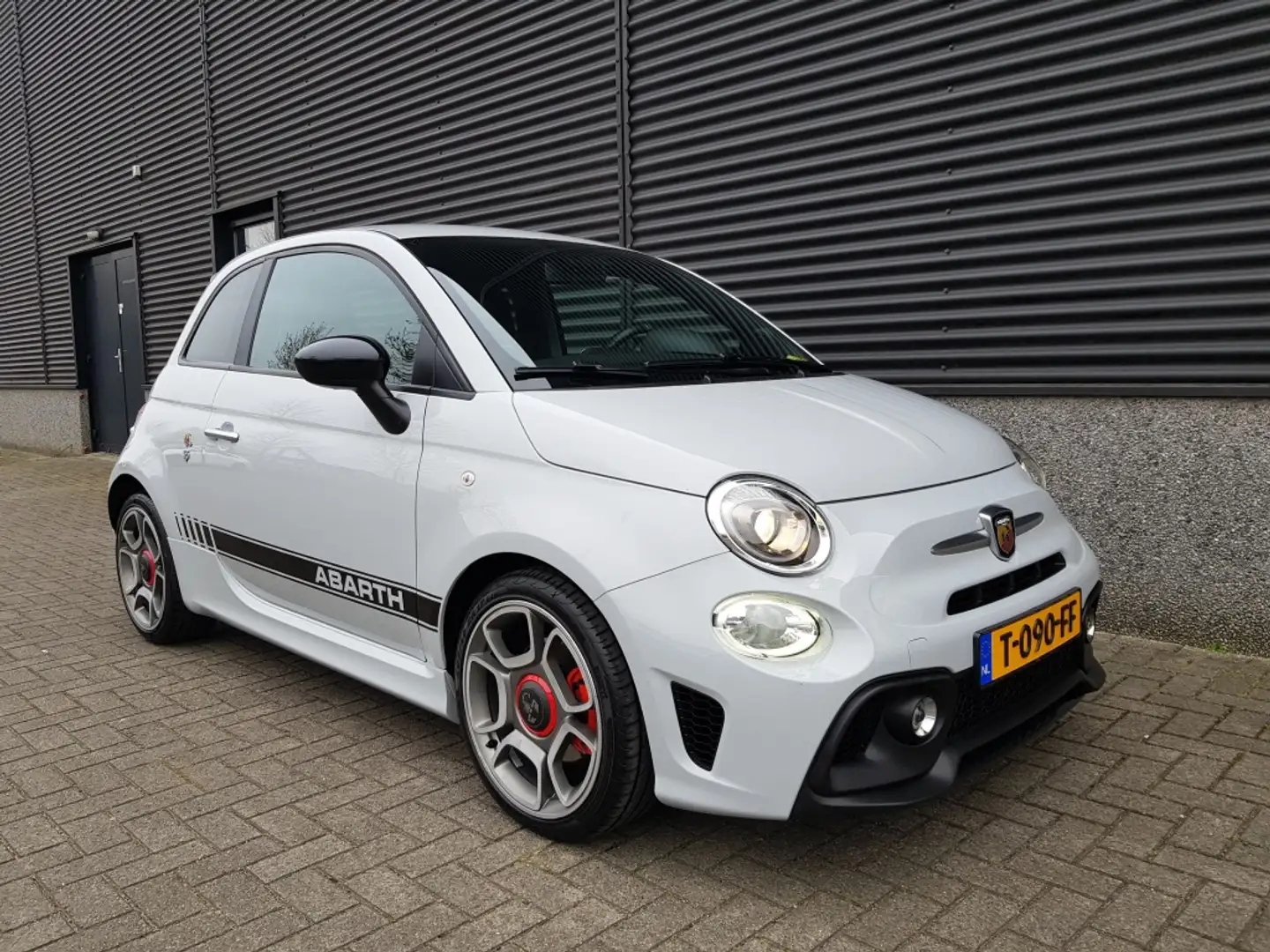 Abarth 500 1.4 T-Jet Abarth 595 - 145 pk Grijs - 2