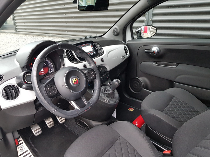 Abarth 500 1.4 T-Jet Abarth 595 - 145 pk — photo 18