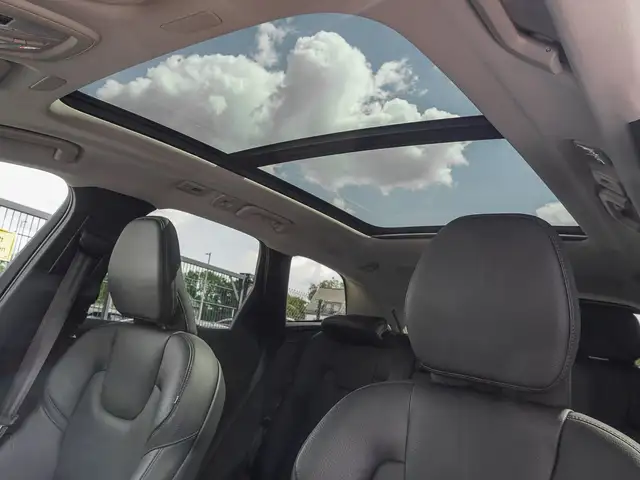 Volvo XC60 view 8