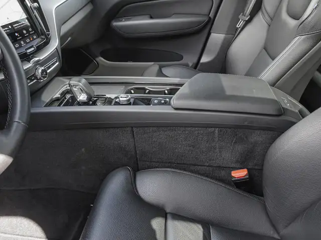 Volvo XC60 view 15