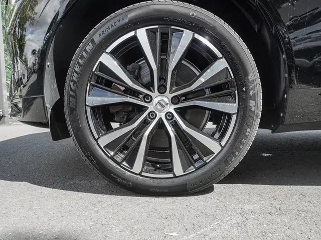 Volvo XC60 view 7
