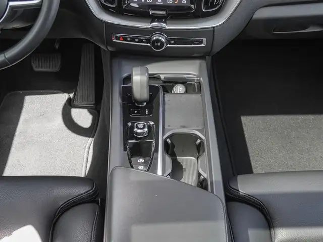 Volvo XC60 view 14