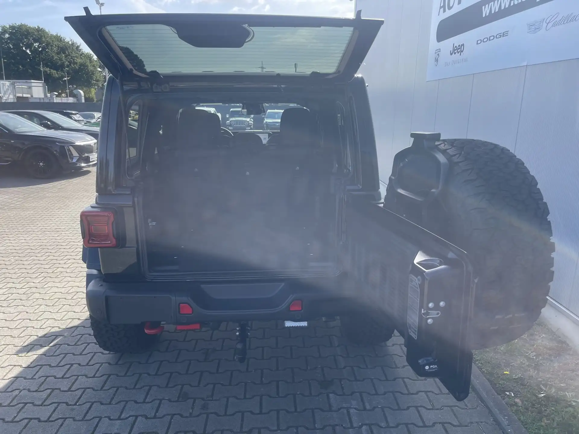 지프 Jeep Wrangler 2.0l T-GDI 2026 검정 사진 5