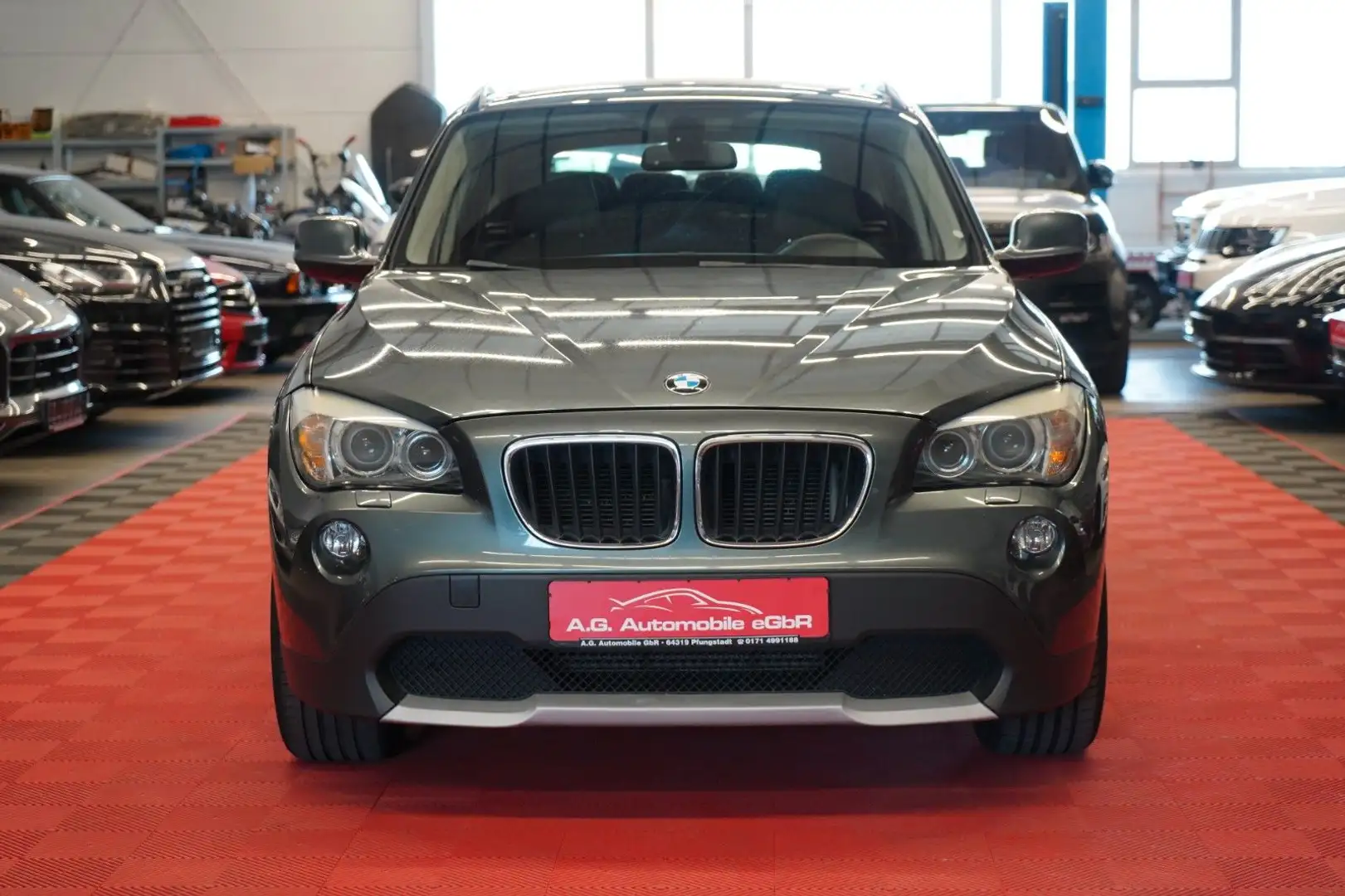 BMW X1 xDrive 20d Bi-Xenon*Klima*Panoramadach*AHK* Grau - 2