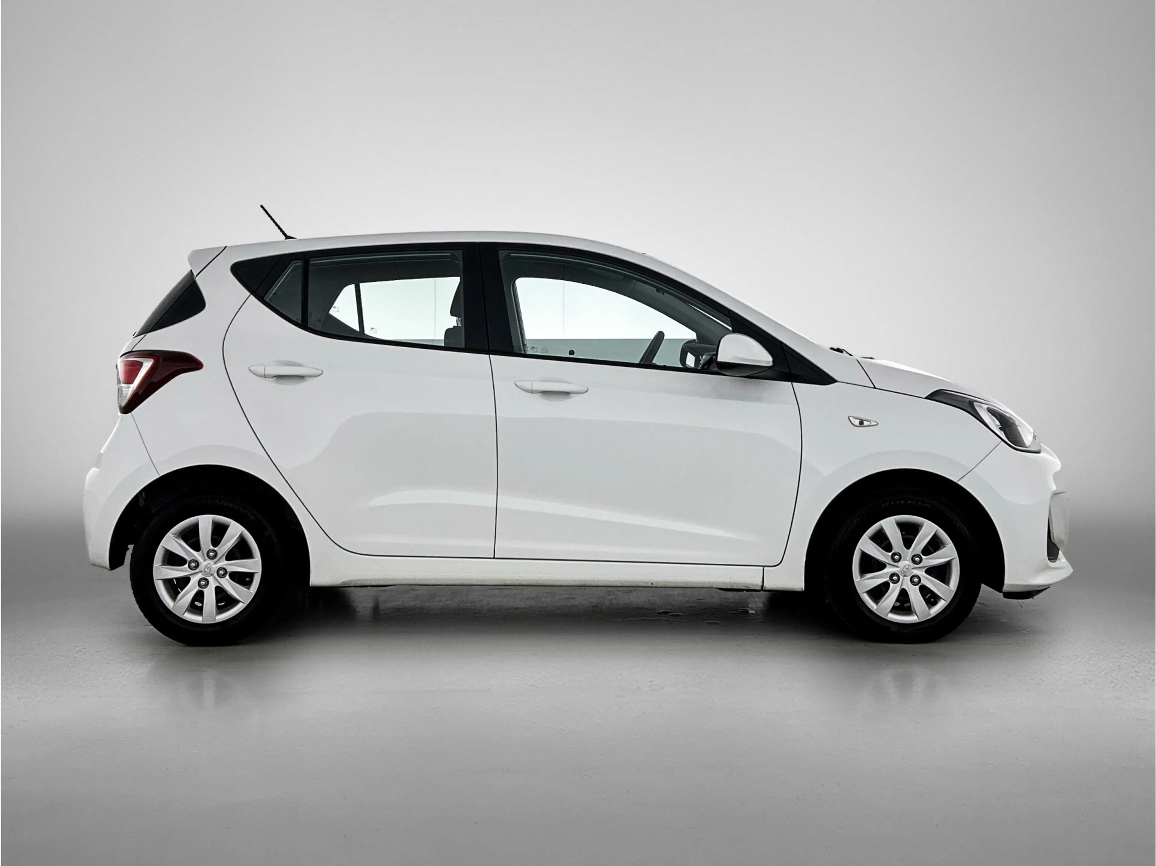 Hyundai i10 1.0i Comfort — photo 10
