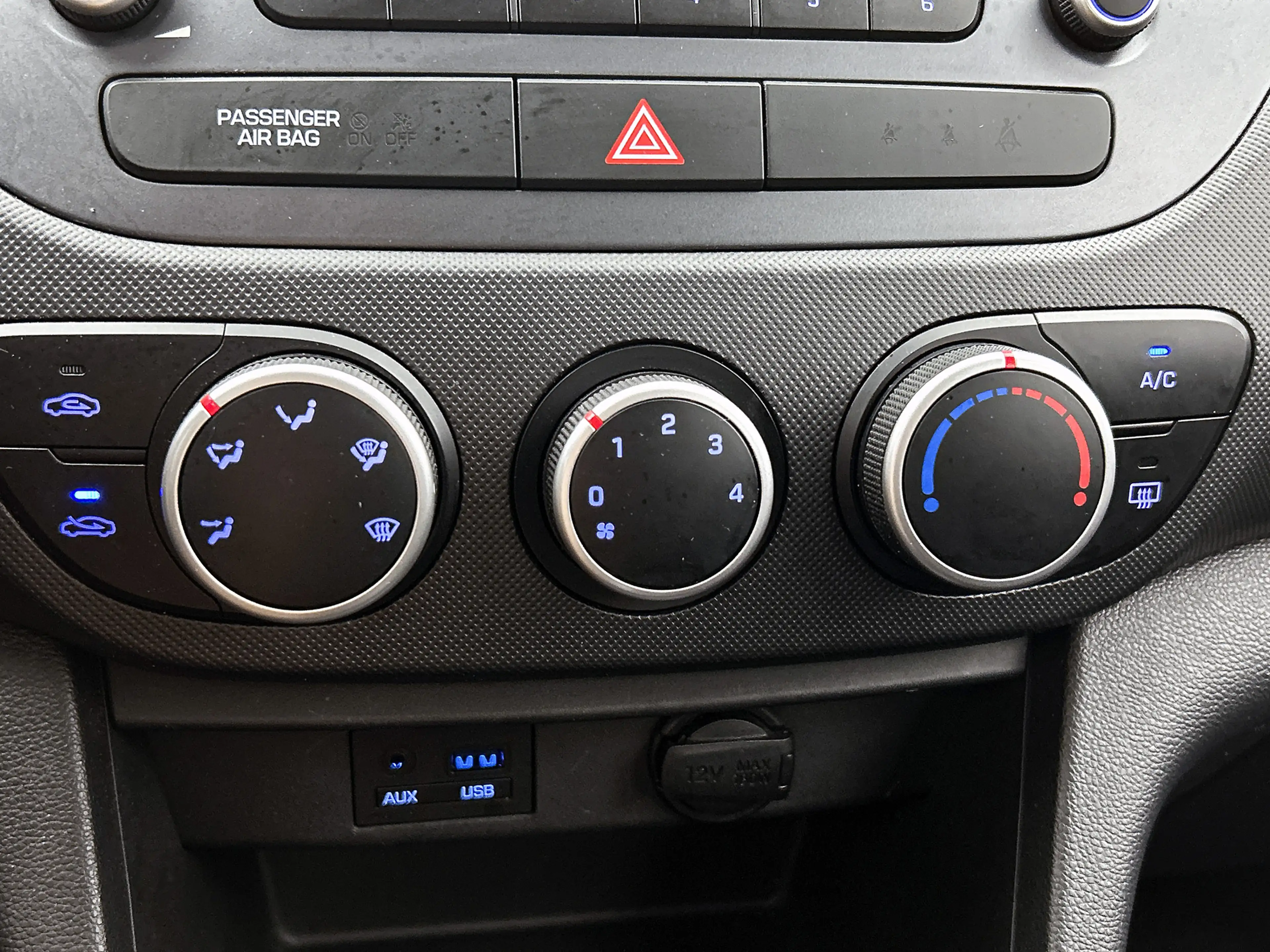 Hyundai i10 1.0i Comfort — photo 8