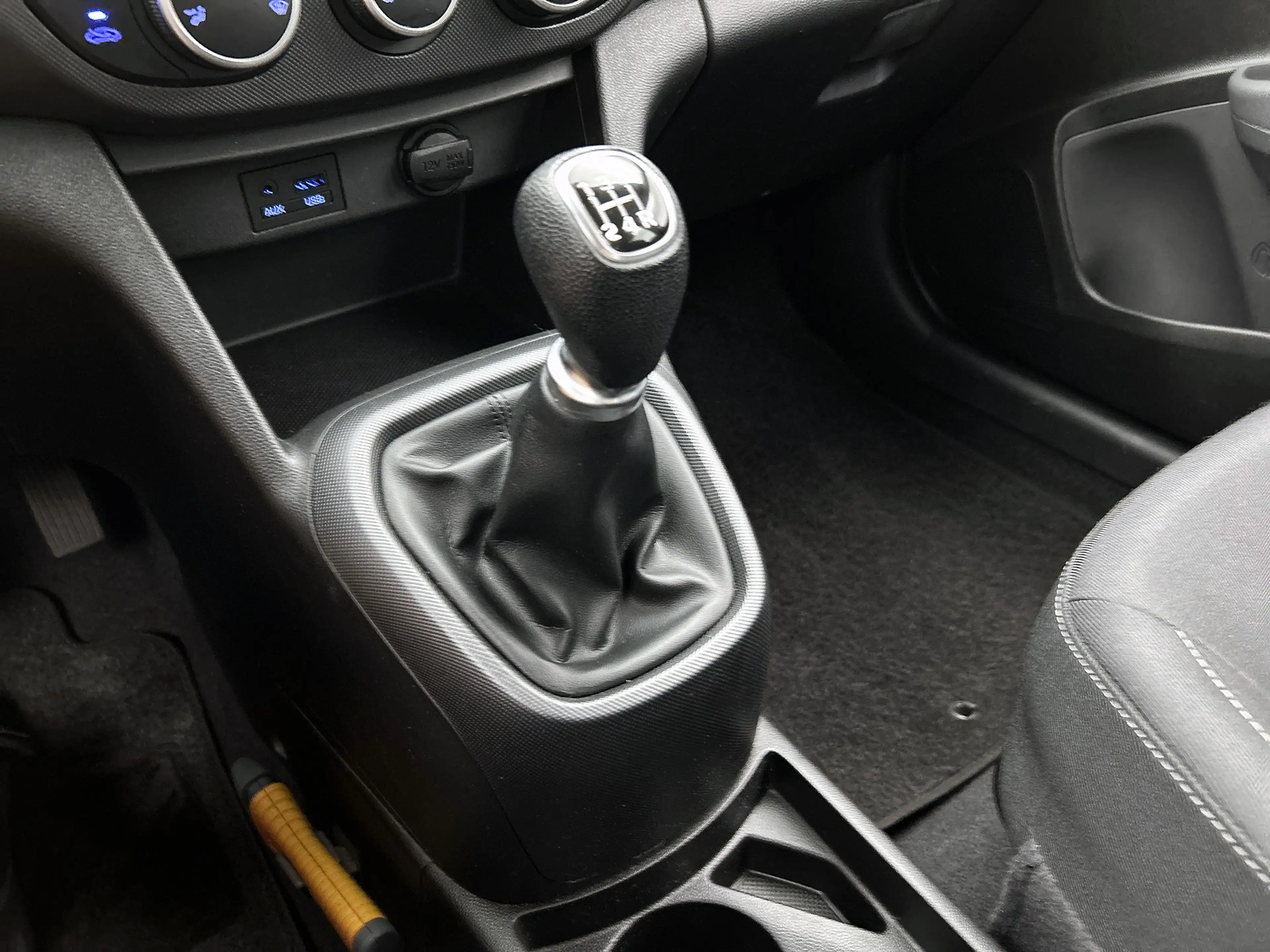 Hyundai i10 1.0i Comfort — photo 9