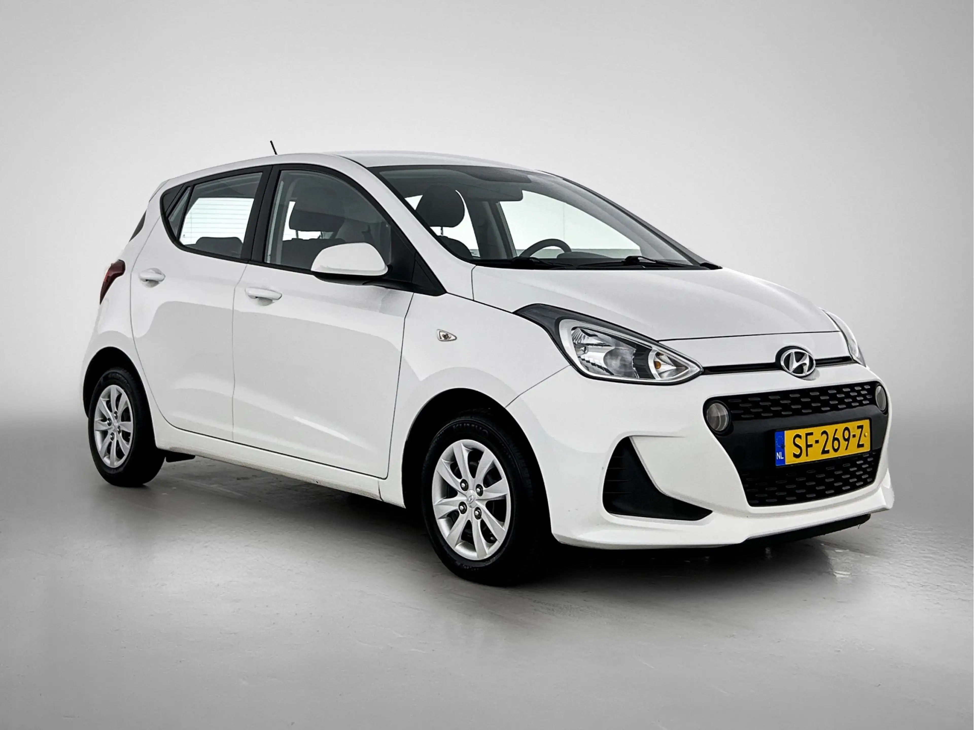 Hyundai i10 1.0i Comfort — photo 11
