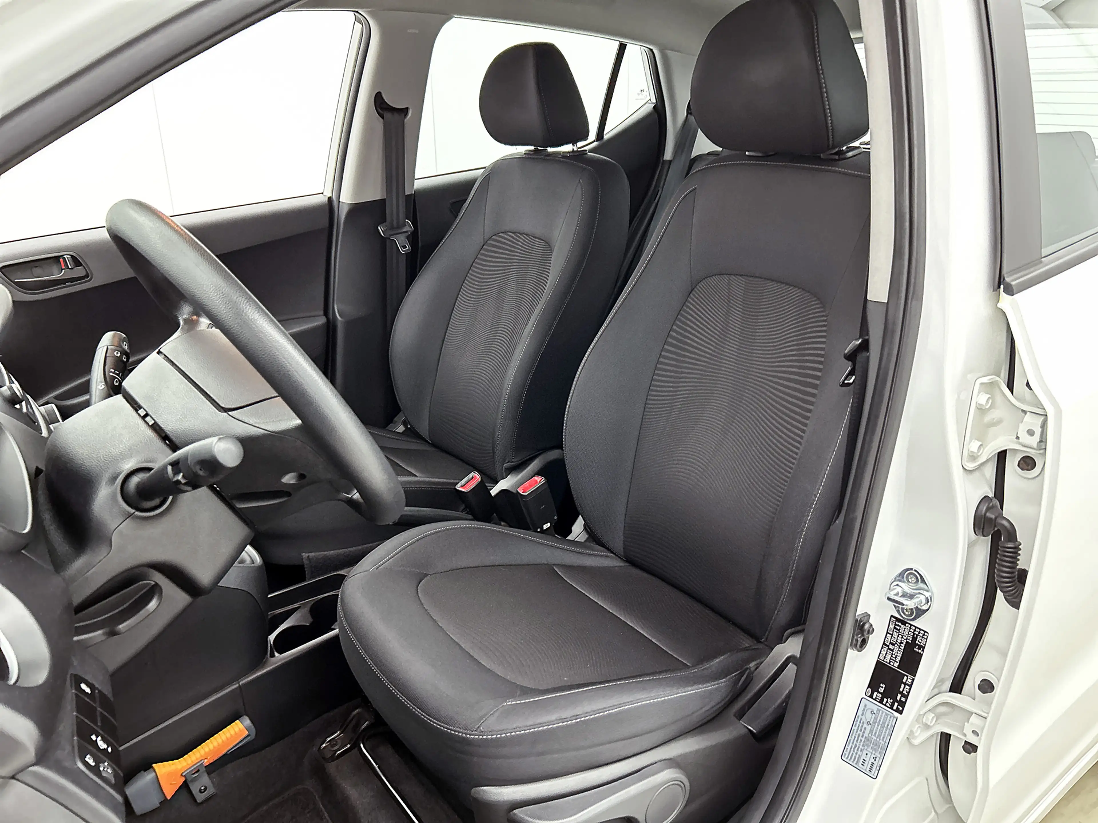 Hyundai i10 1.0i Comfort — photo 14