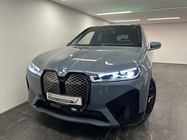 BMW Ix view 7