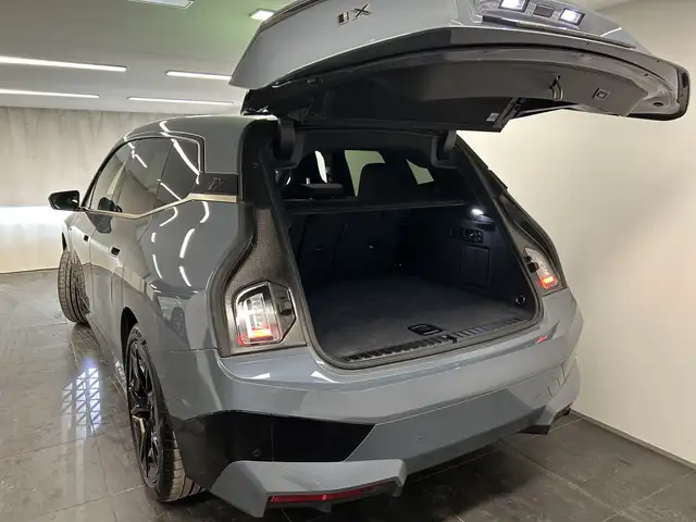 BMW Ix view 10
