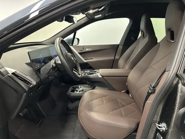 BMW Ix view 4