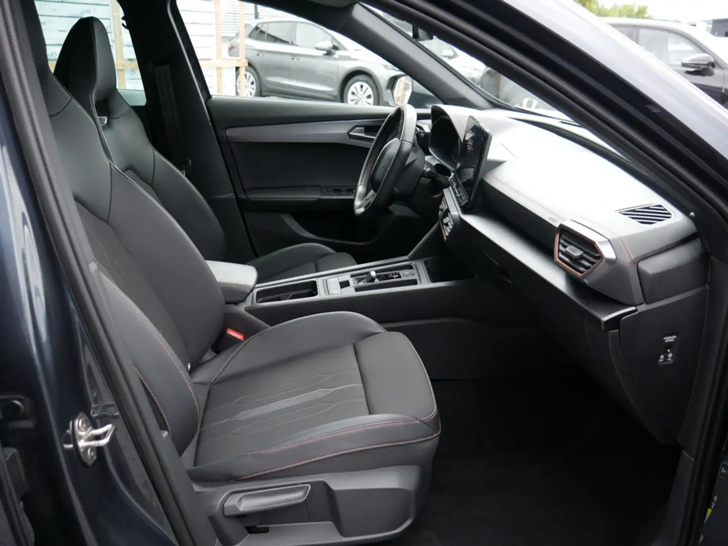 CUPRA Formentor 2.0 TSI VZ 4Drive COPPER ACC LED Grau - 2