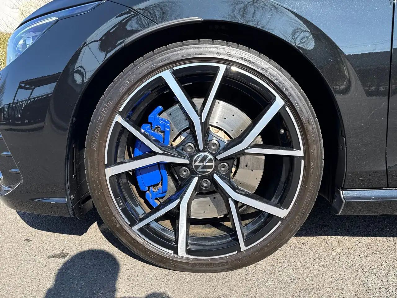 Volkswagen Golf VIII R 2.0 Performance TSI DSG, HEAD-UP, RF 9