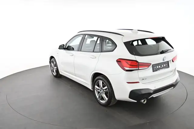 BMW X1 view 9