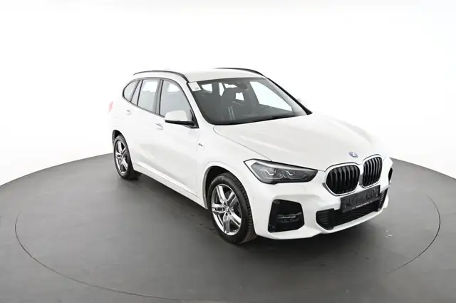 BMW X1 view 10