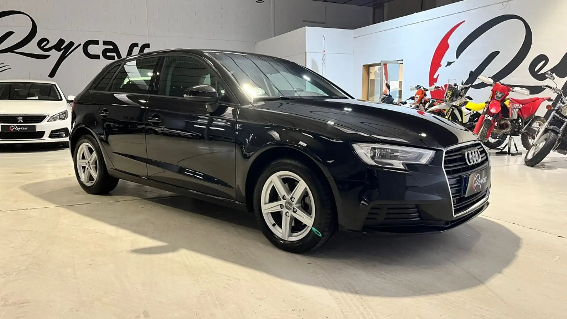 Audi A3 Sportback 30 TDI ALL-IN edition 85kW Schwarz - 1