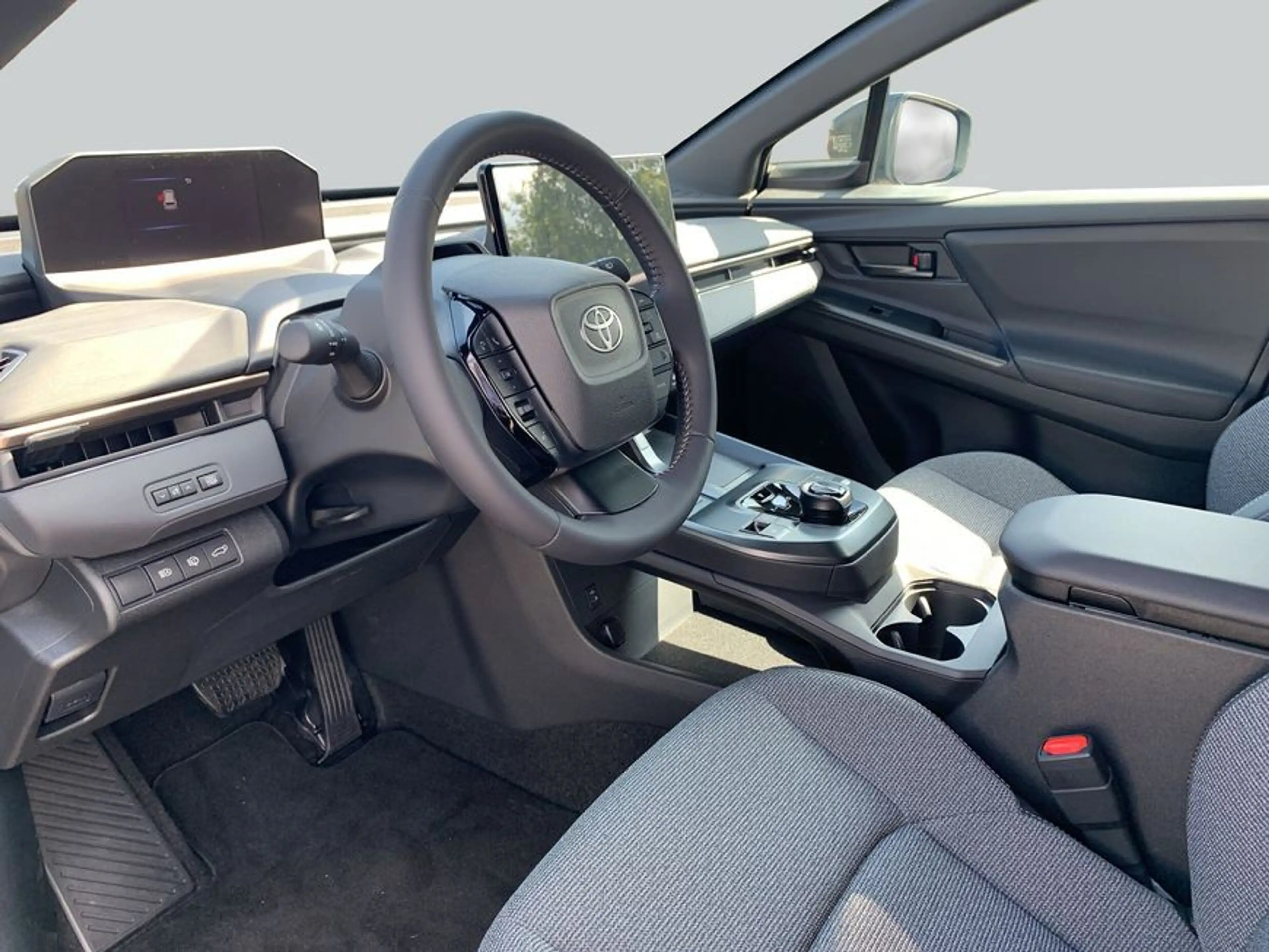 Toyota bZ4X Touring Teamplayer 165 kW — photo 10