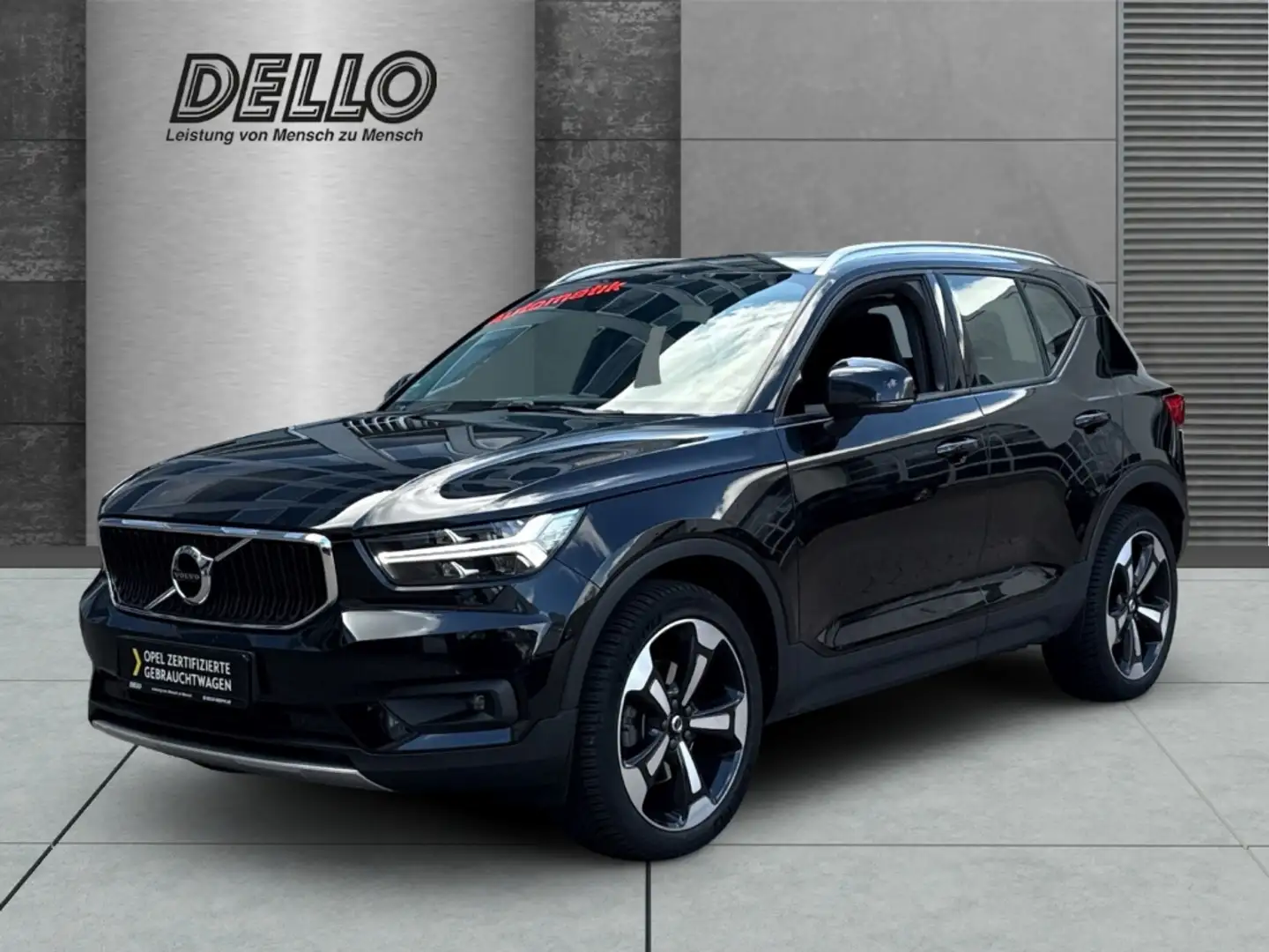 Volvo XC40 Momentum Pro 2WD T4 Leder Panorama Navi Sitzh. PDC Schwarz - 1