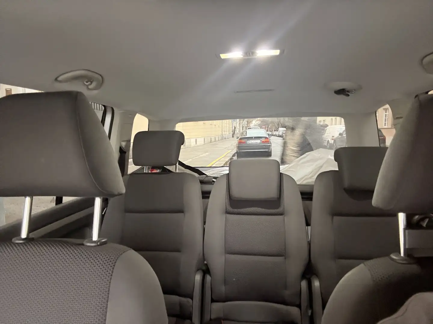 Volkswagen Touran Trendline BMT Grau - 2