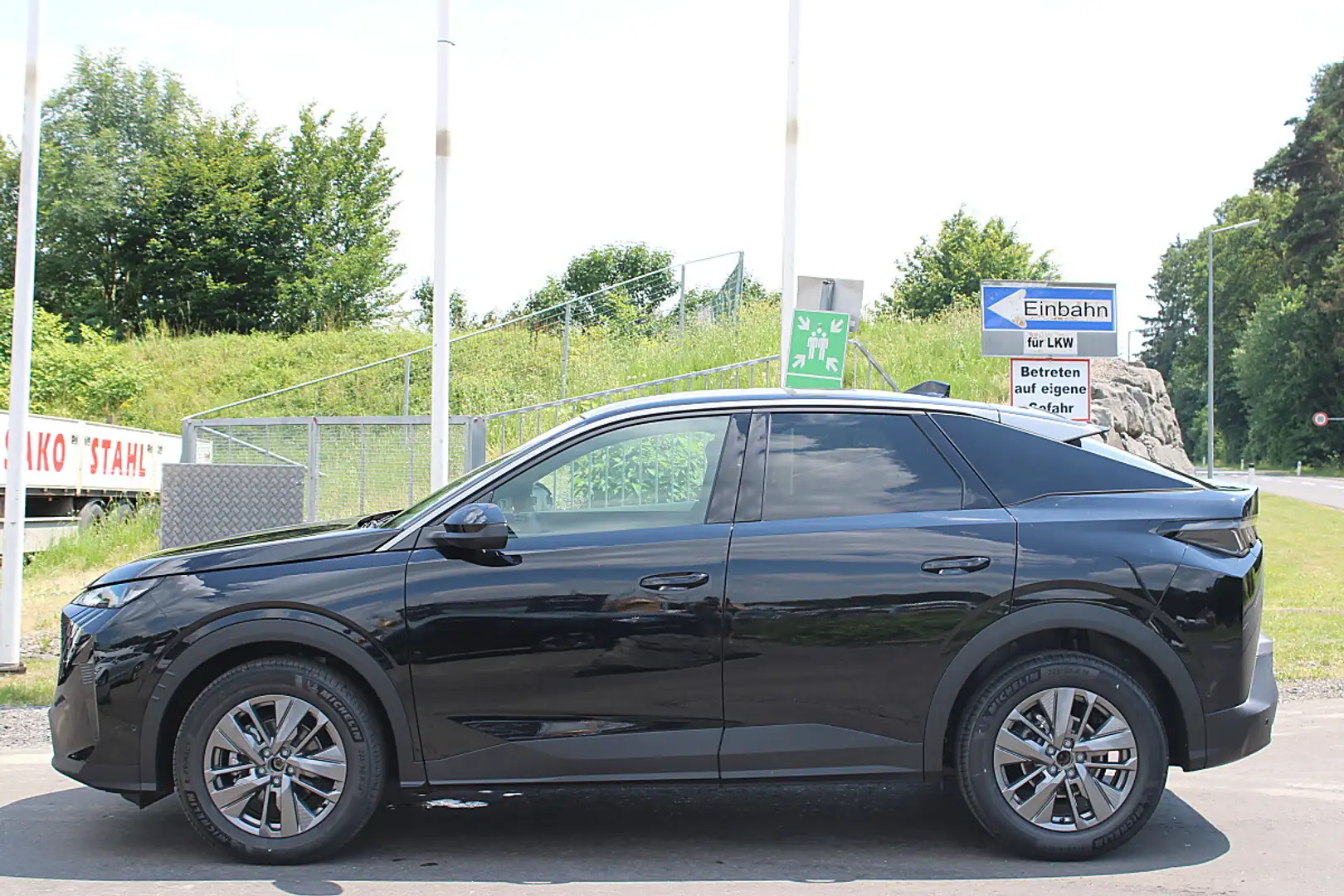 Peugeot 3008 Hybrid 145 e-DCS6 Schwarz - 2