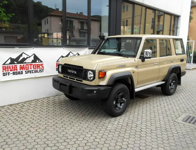 Toyota Land Cruiser GRJ 76 4.0 V6.