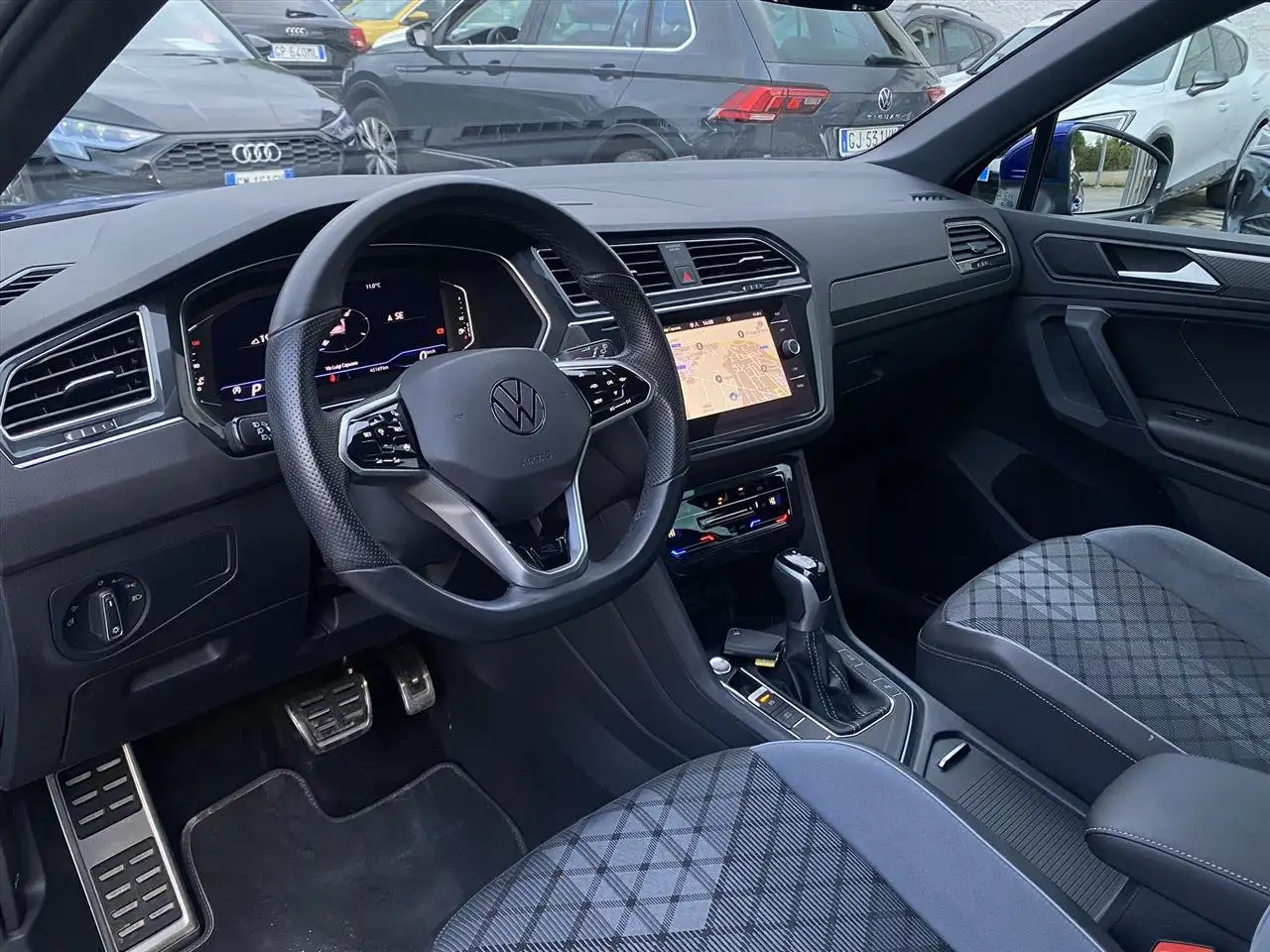 Volkswagen Tiguan R-Line 2.0 TDI 150CV DSG 11