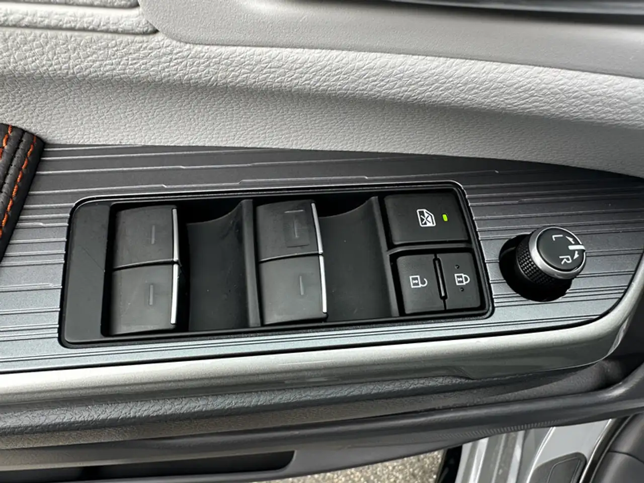 Toyota Sienna снимка Toyota Sienna