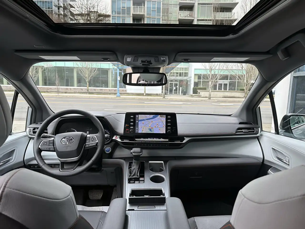 Toyota Sienna снимка Toyota Sienna