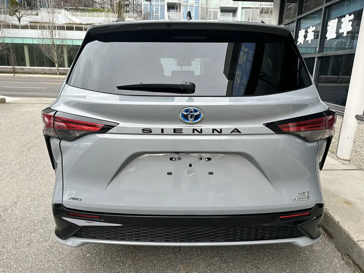 Toyota Sienna снимка Toyota Sienna