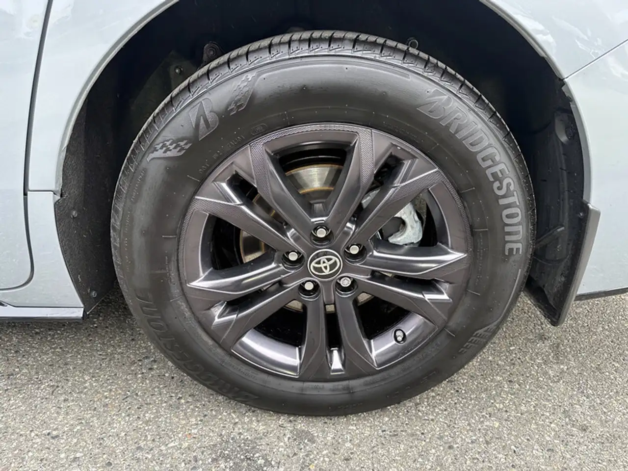 Toyota Sienna снимка Toyota Sienna