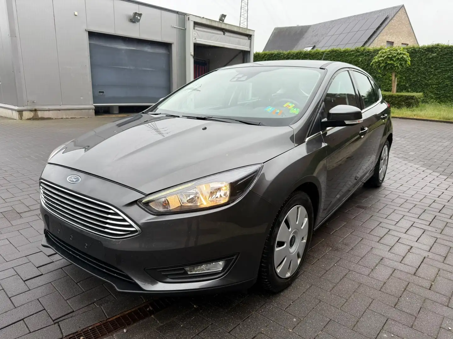 Ford Focus 1.5 EcoBoost Edition GARANTIE 12 MOIS/MAANDEN Gris - 1