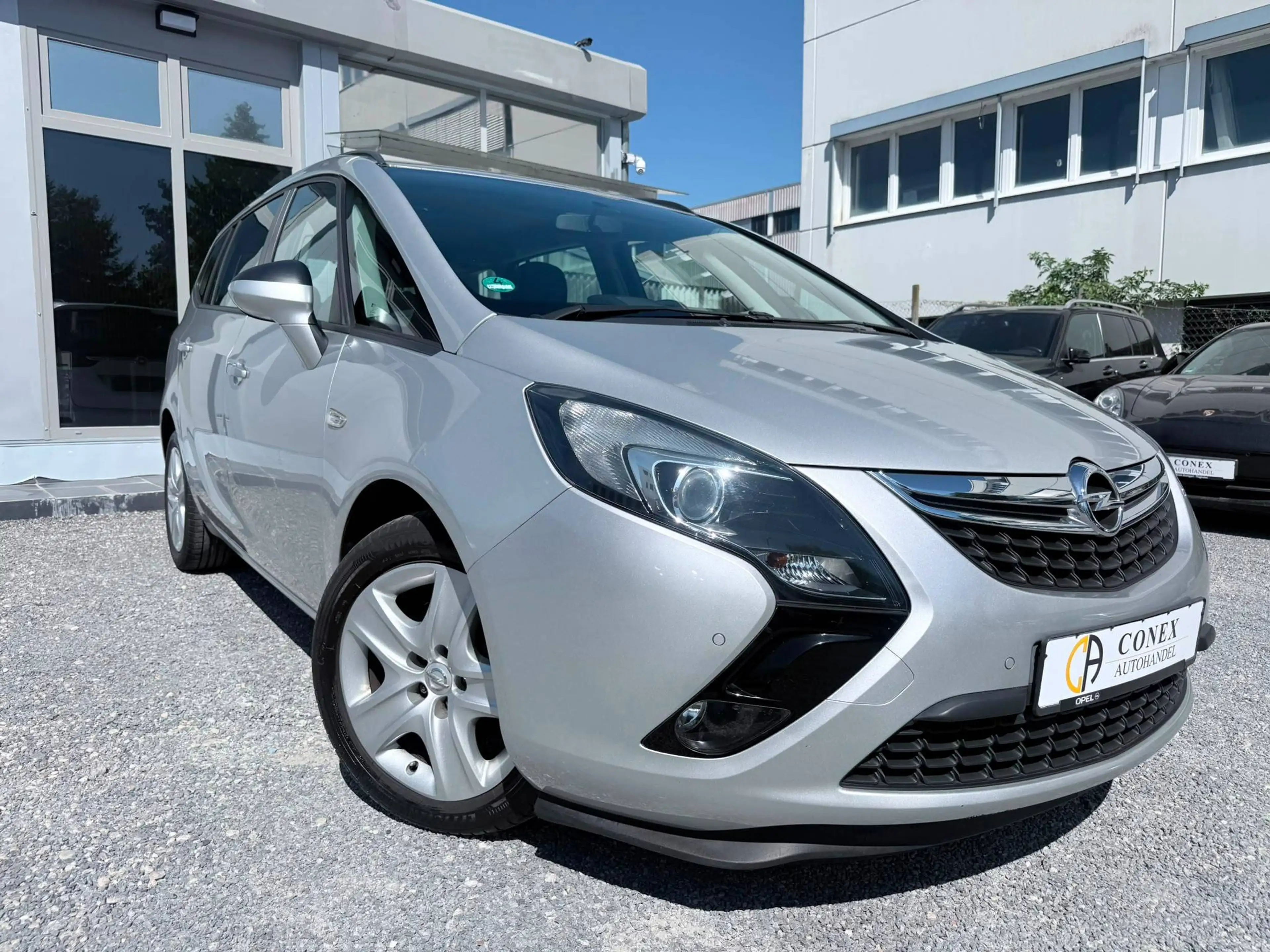 Opel Zafira Tourer Edition — photo 11